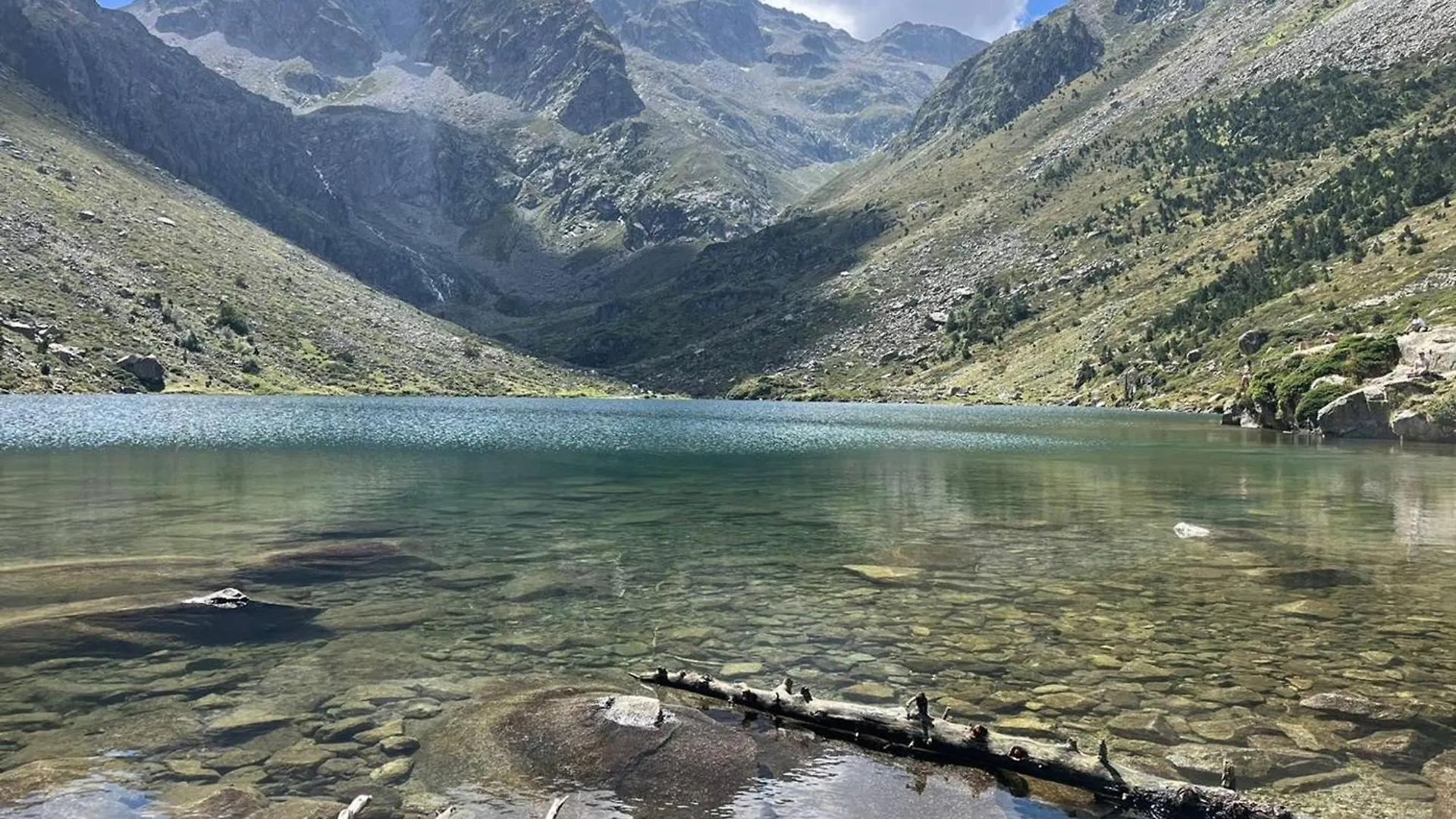 Confort Moderne A Cauterets : T2 Avec Cuisine Equipee Et Alcove. Capacite 4 Pers. - Fr-1-812-57 0*,  France